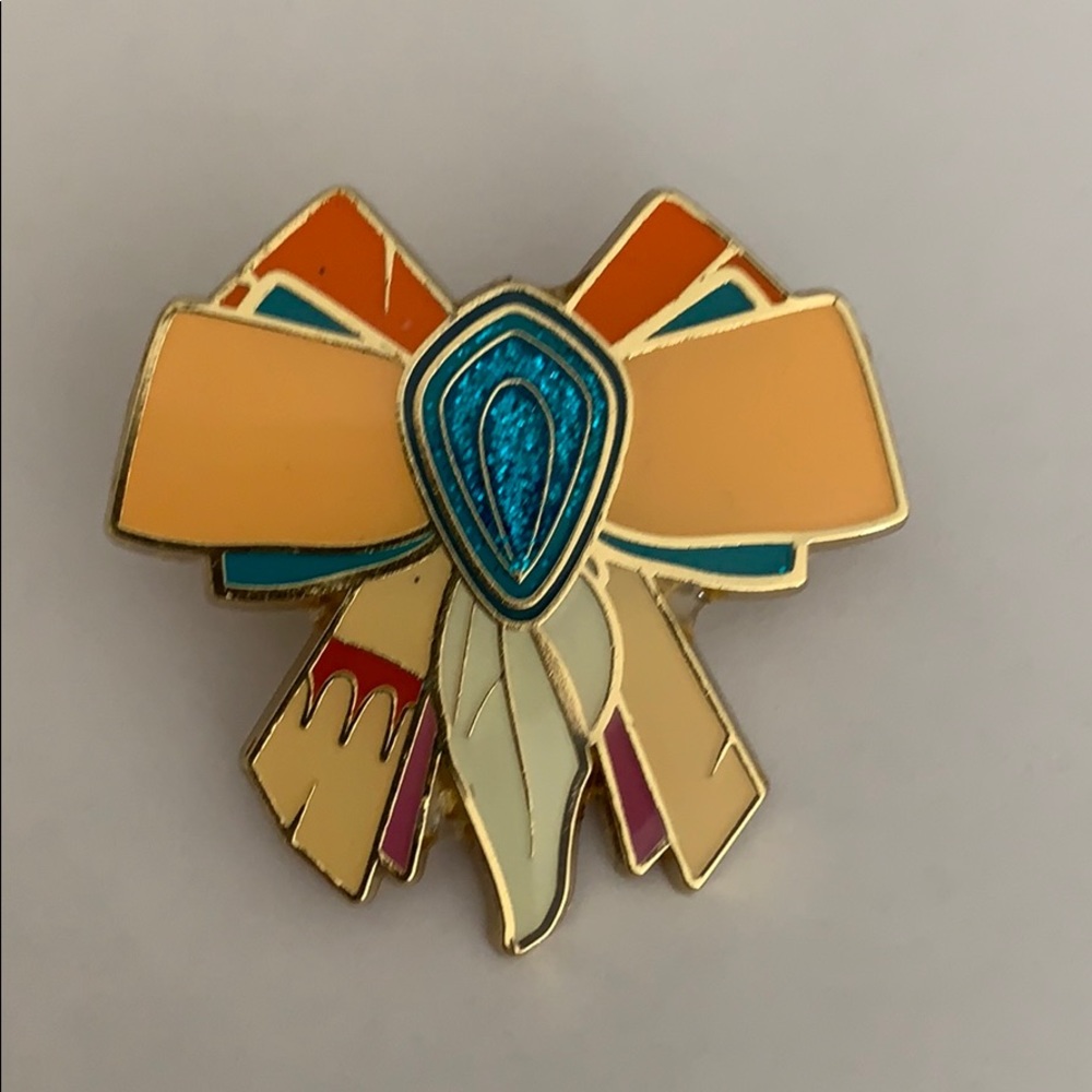 Disney Loungefly Princess Pocahontas bow pin